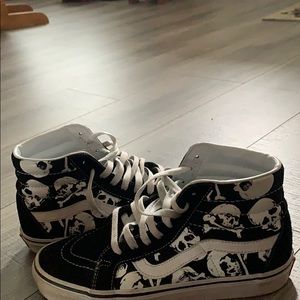 Limited addition skull vans!